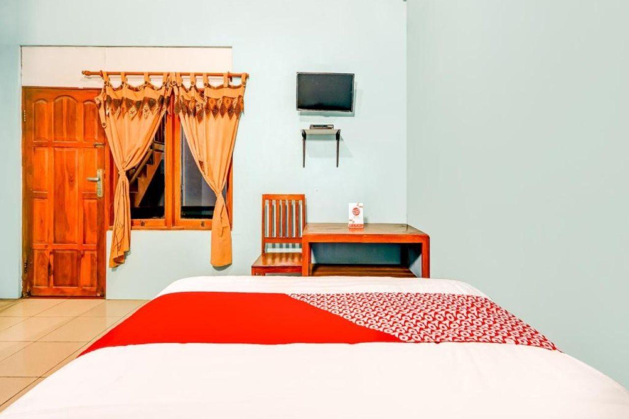 Oyo 90051 Guest House Parangtritis Exterior photo